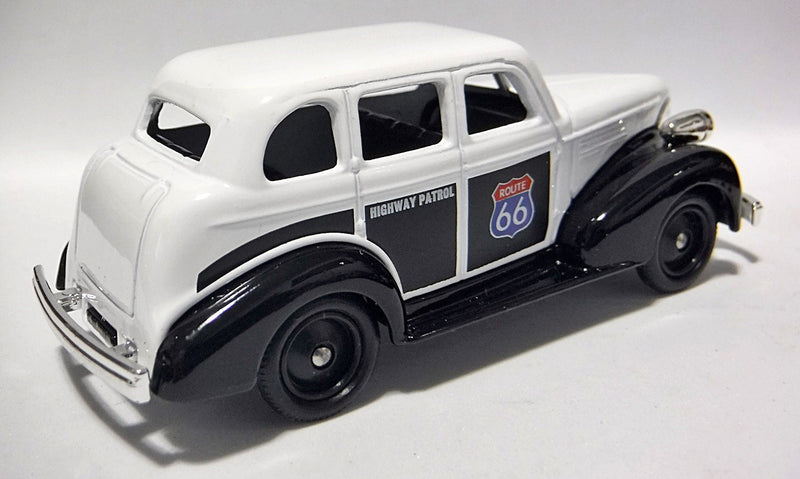 Lledo - 1939 Chevrolet Route 66 Highway Patrol Car