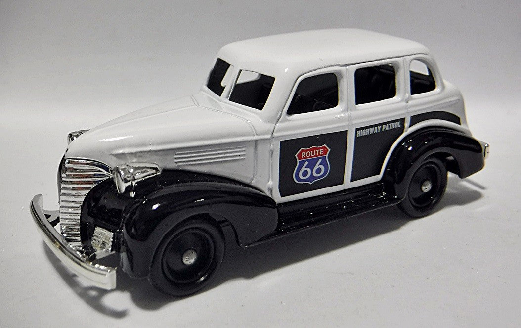 Lledo - 1939 Chevrolet Route 66 Highway Patrol Car