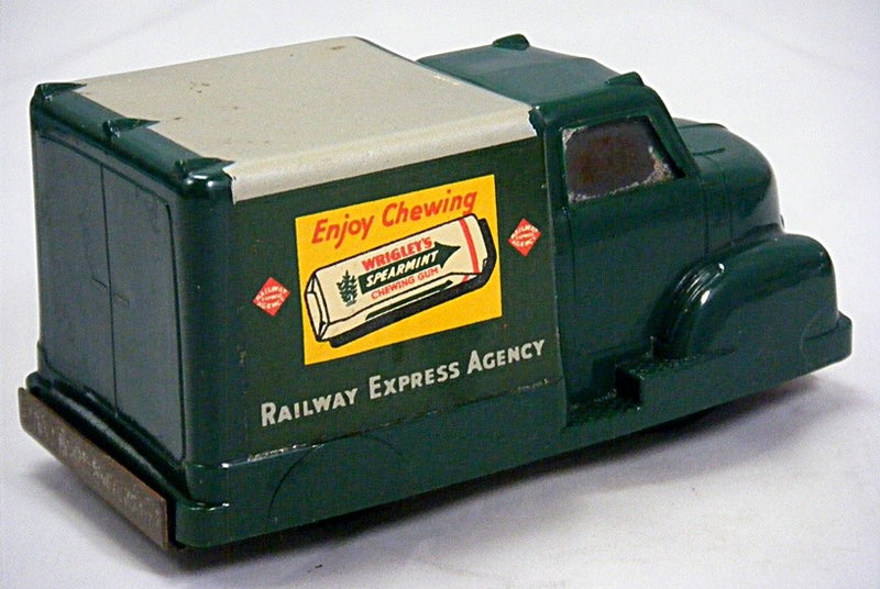 Conway - Railway Express Agency Delivery Truck Promo with Wrigely's gum ads
