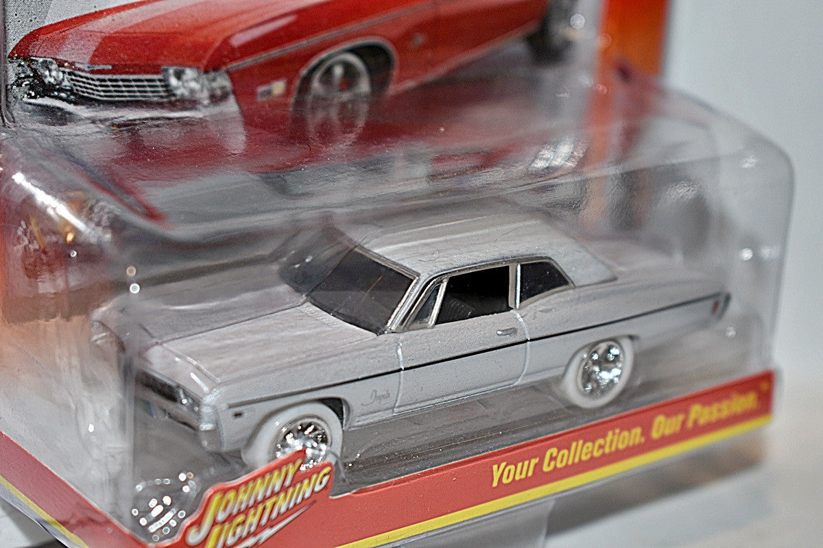 Johnny Lightning Muscle Cars USA - Rare White Lightning - 1968 Chevrolet Impala