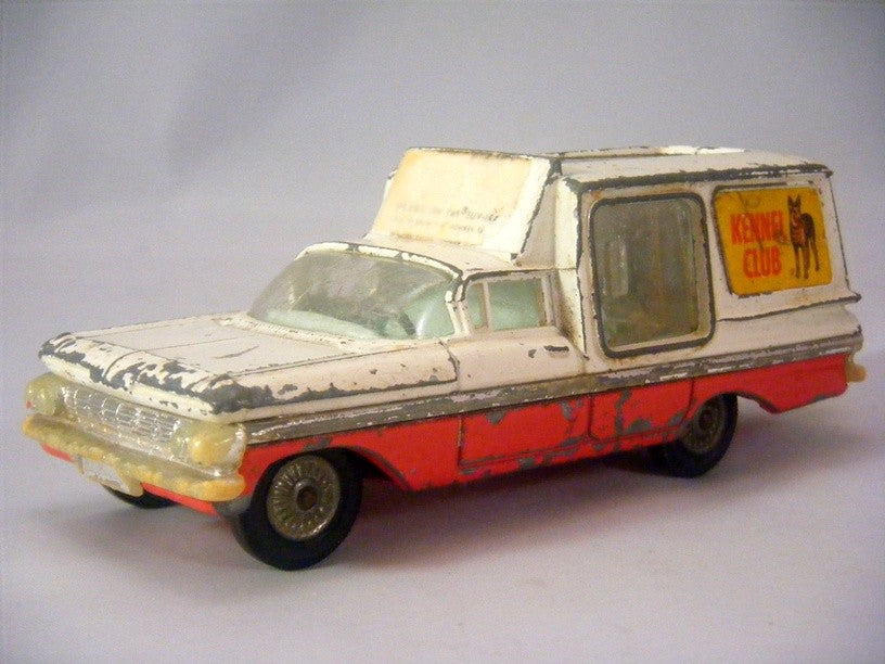  Corgi Junkyard (406-A1) 1959 Chevrolet Kennel Club Van