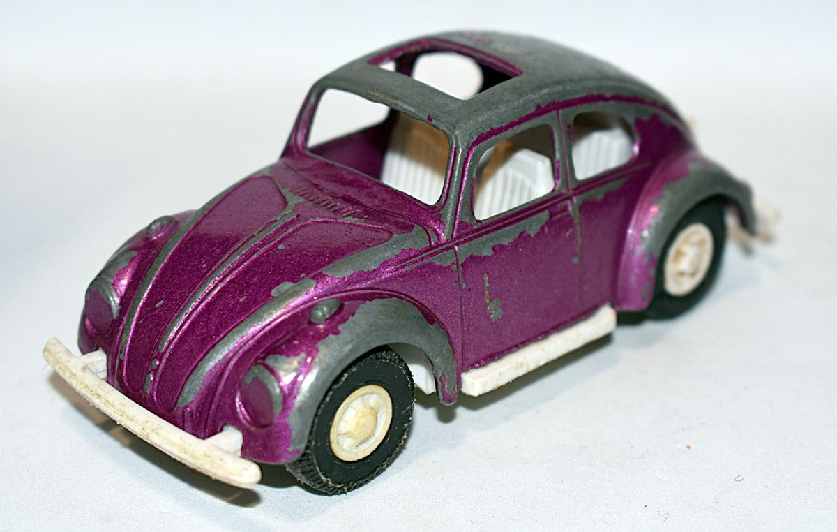 Vintage Tootsietoy Volkswagen Beetle