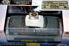 M2 Machines Auto-Thentics 1953 Oldsmobile 98