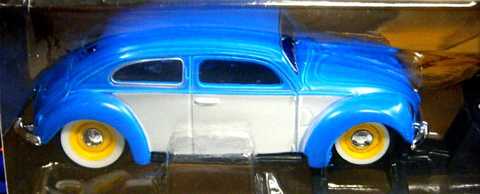 Maisto - Design - Volkswagen Beetle and Tow Truck Set 