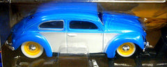 Maisto - Design - Volkswagen Beetle and Tow Truck Set 