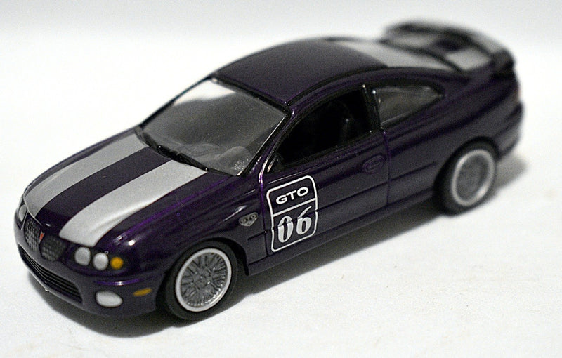Johnny Lightning - Weekend Racers - 2004 Pontiac GTO