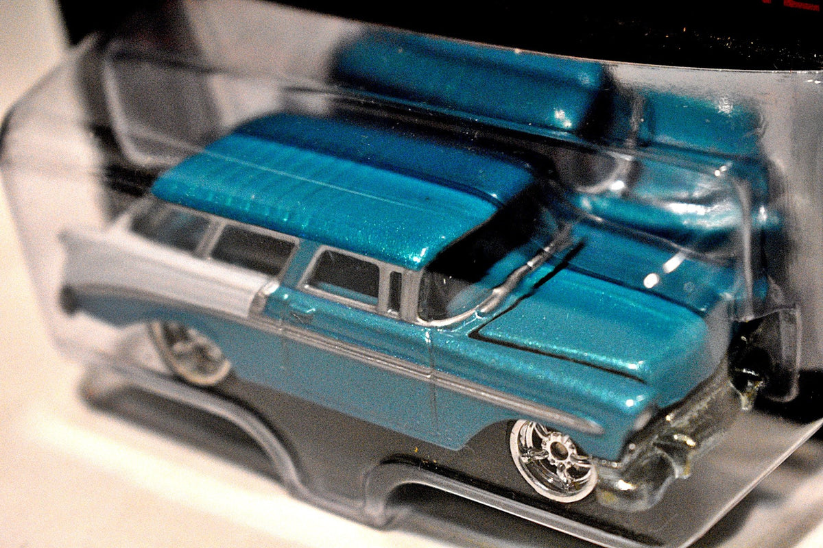 Hot Wheels Ultra 1956 Chevrolet Nomad Station Wagon