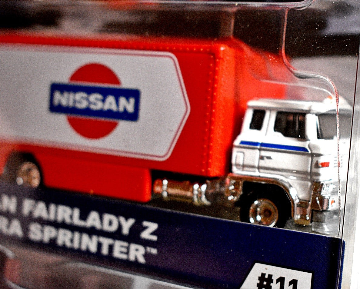 Hot Wheels Car Culture - Team Transport - Nissan Fairlady Z Race Car & Sakura Sprinter