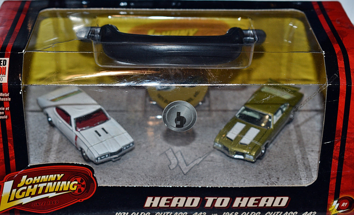Johnny Lightning - Head To Head - 1968 vs 1971 Oldsmobile Cutlass 442 Set