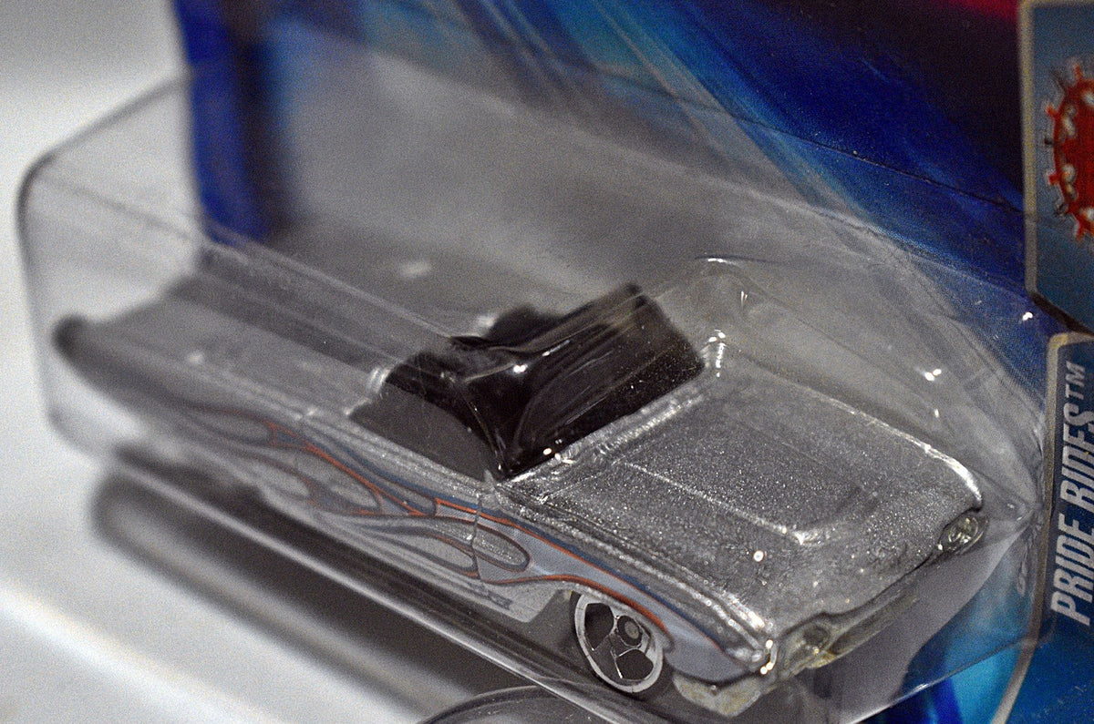 Hot Wheels - 1963  Ford Thunderbird Exclusive