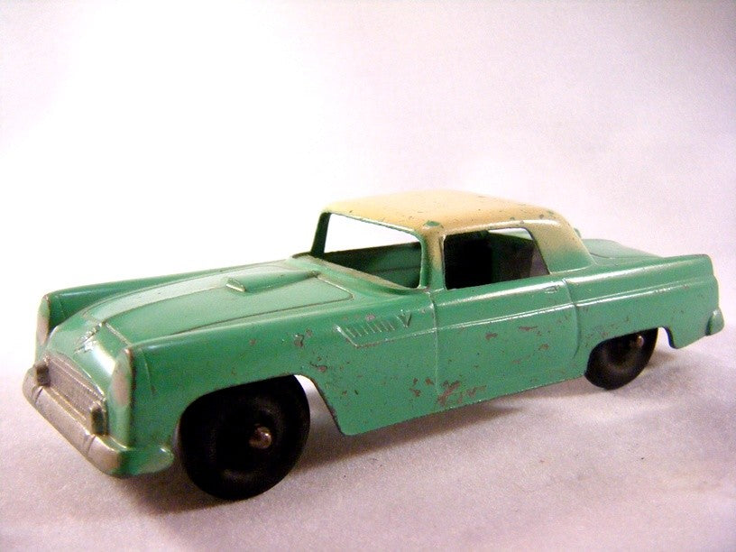 TootsieToy 1955 Ford Thunderbird Coupe