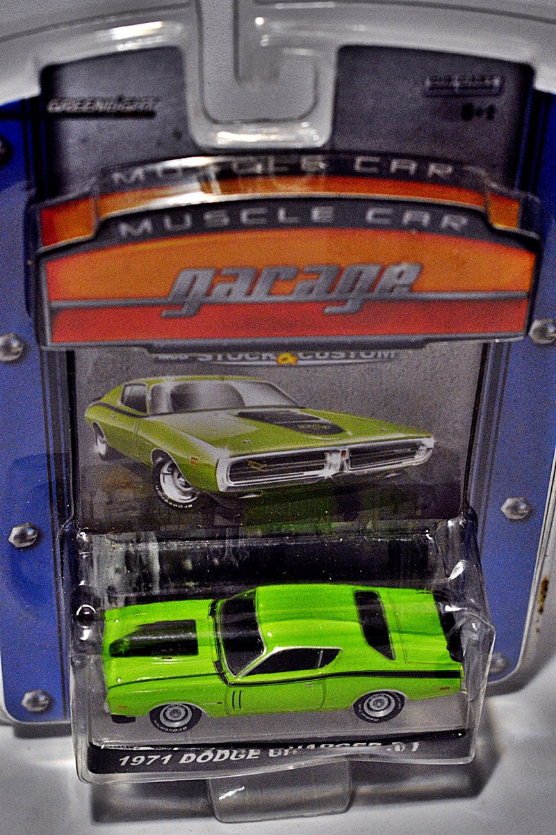 Greenlight Muscle Car Garage 1971 Dodge Charger R/T