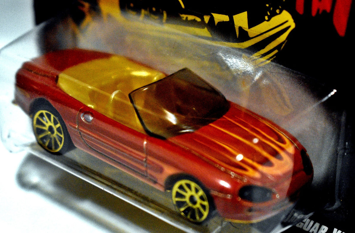Hot Wheels Summer Racin' - Jaguar XK8 Convertible