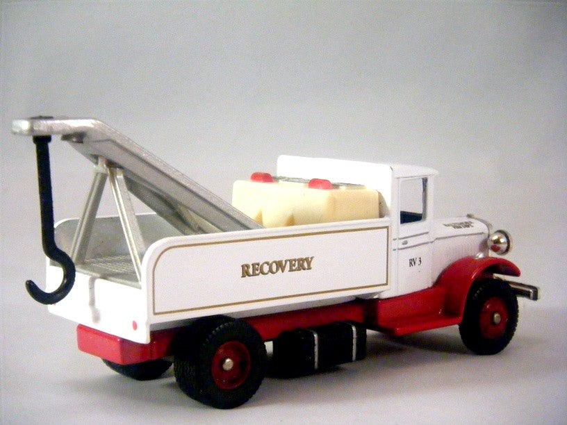 Corgi (90016) 1934 Mack 5 Ton Baltimore Fire Department Recovery Tow Truck