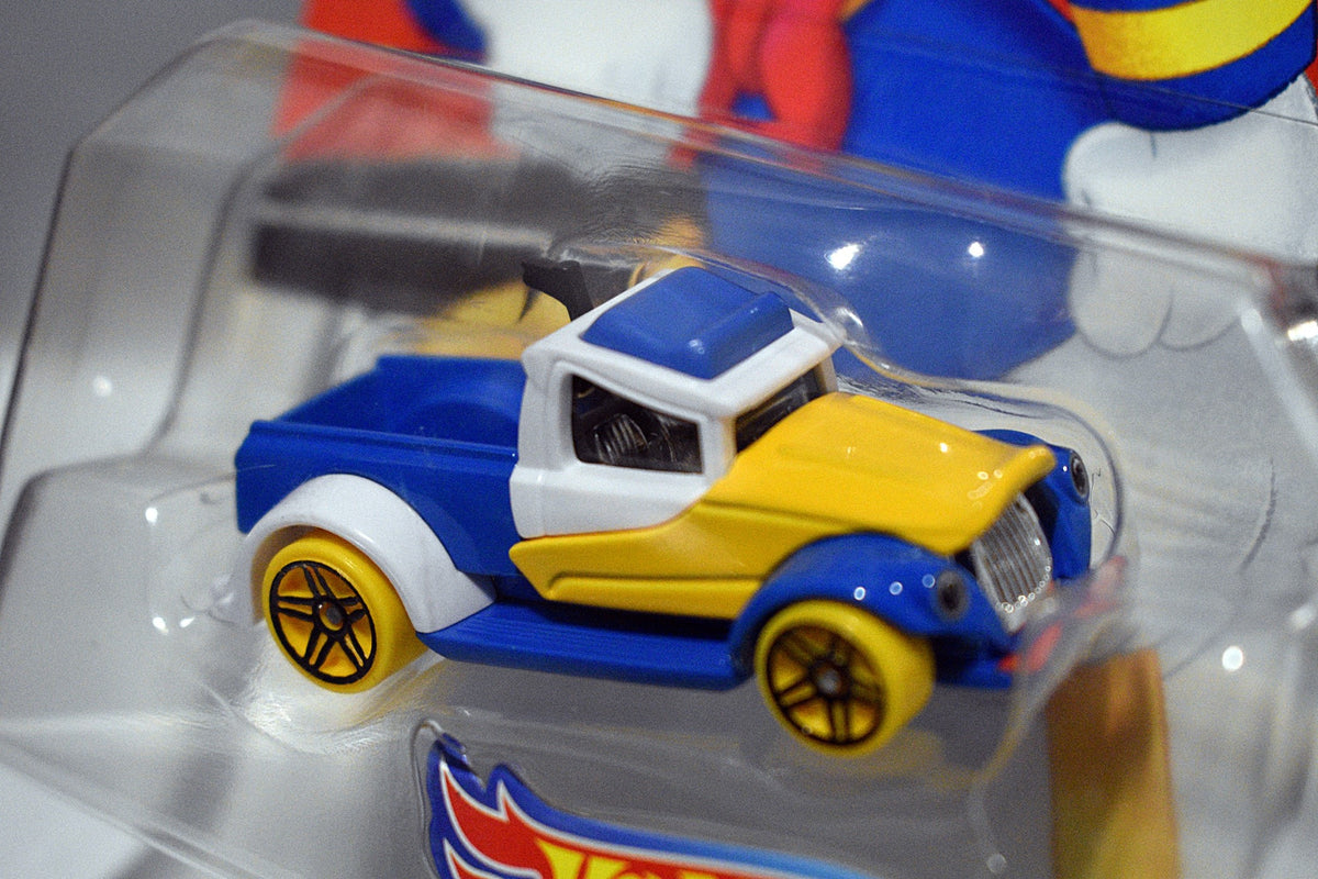 Hot Wheels Disney - Character Cars - Donald Duck Hot Rod Pickup Truck ...