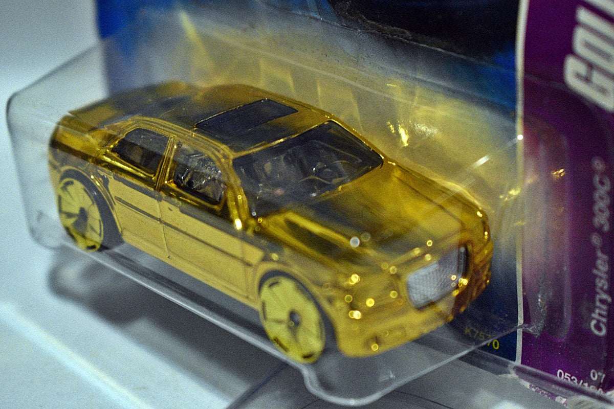 Hot Wheels - Chrysler 300C - Gold Rides