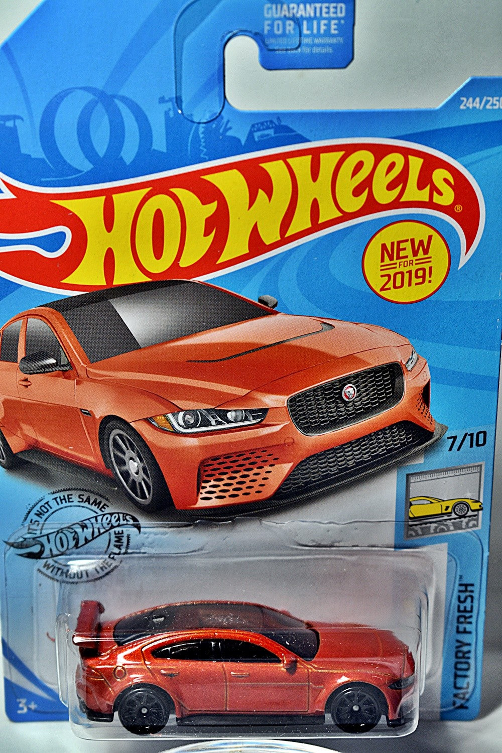 Hot Wheels - Jaguar XK8 Convertible