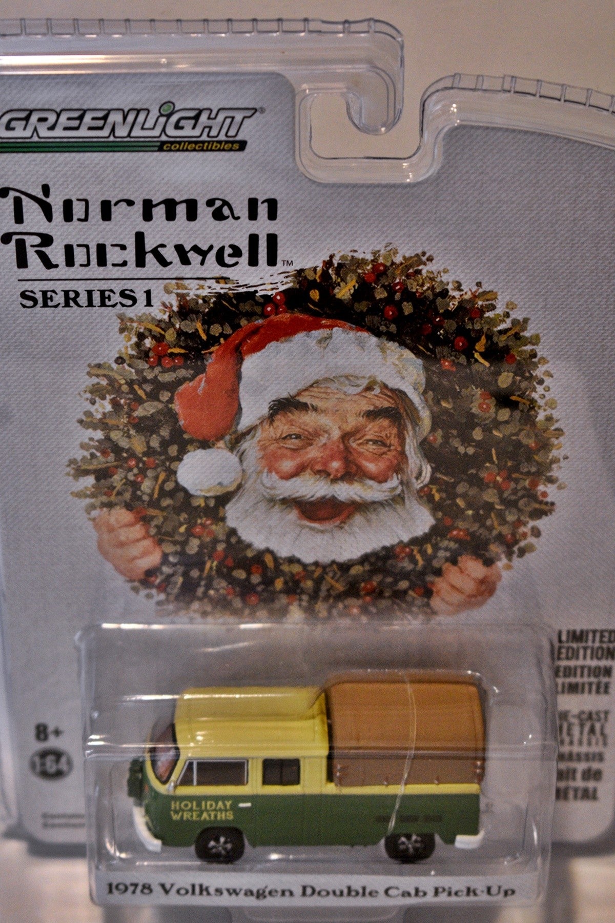 Greenlight - Norman Rockwell - Holiday Wreath Truck - 1978 Volkswagen Double Cab Pickup with Canopy
