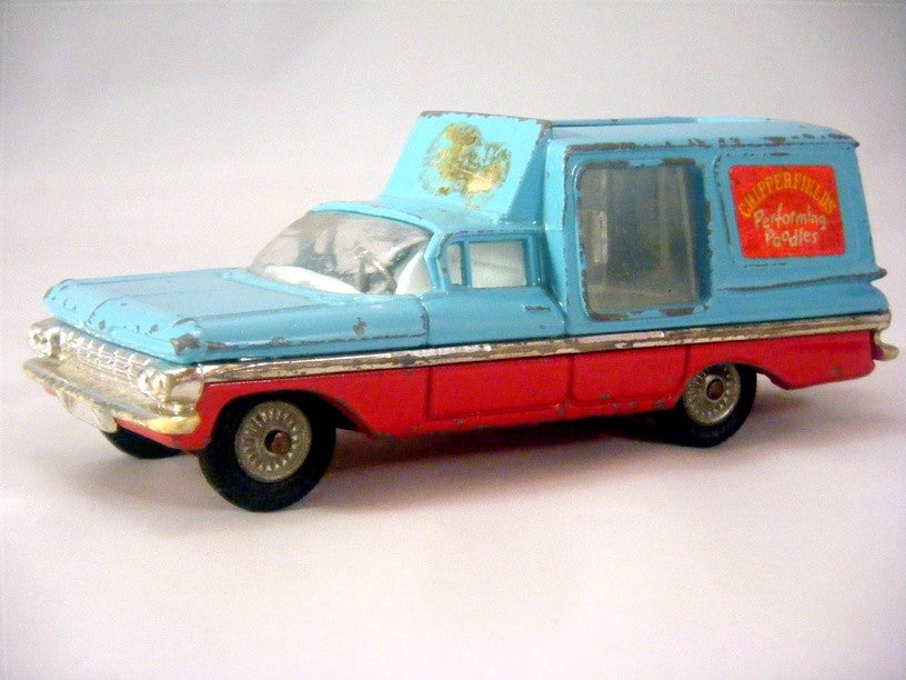 Corgi (511A-1) Chevrolet Circus Performing Poodles Truck