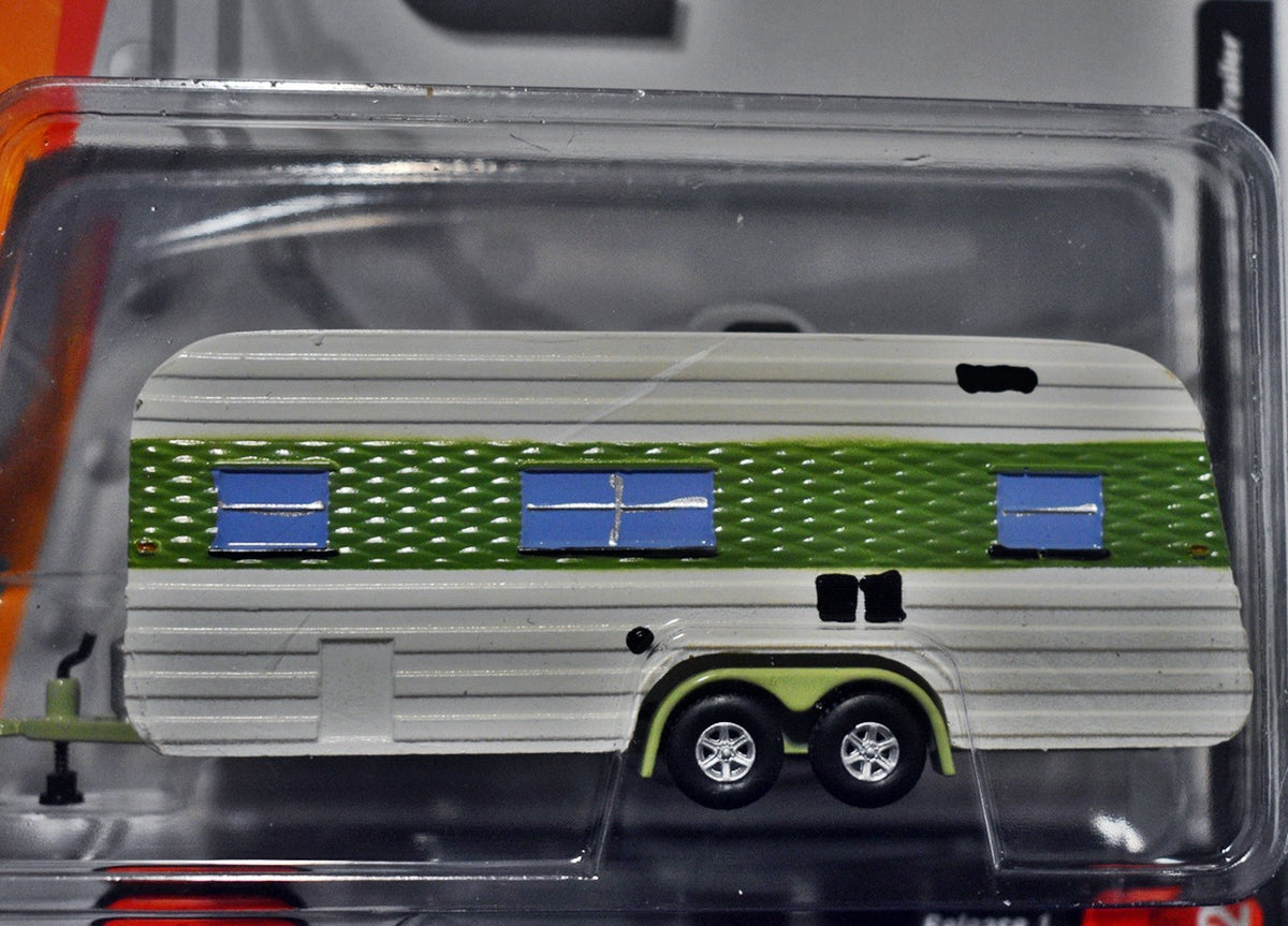 Johnny Lightning - Tow & Go - Volkswagen Type 2 Transporter & RV Trailer