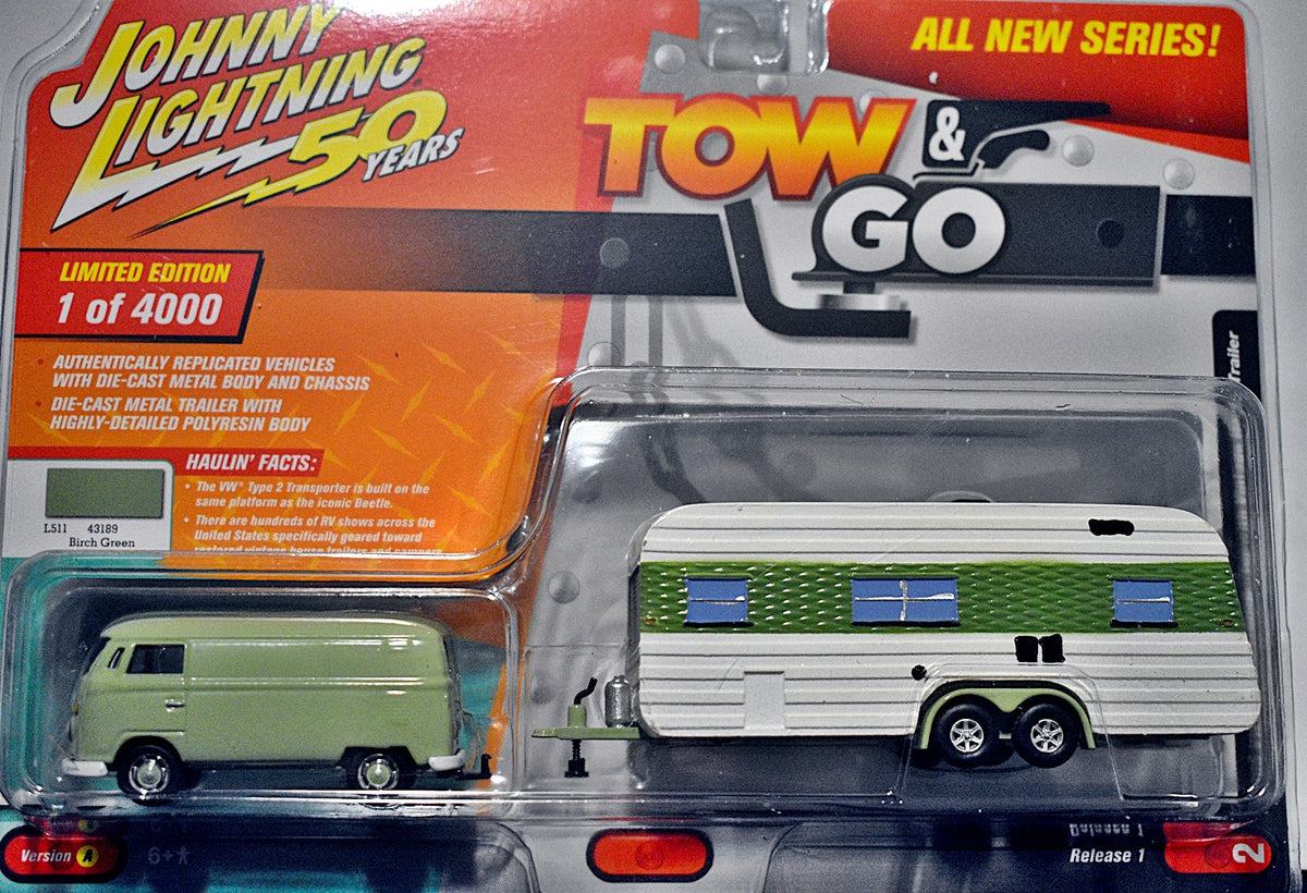 Johnny Lightning - Tow & Go - Volkswagen Type 2 Transporter & RV Trailer