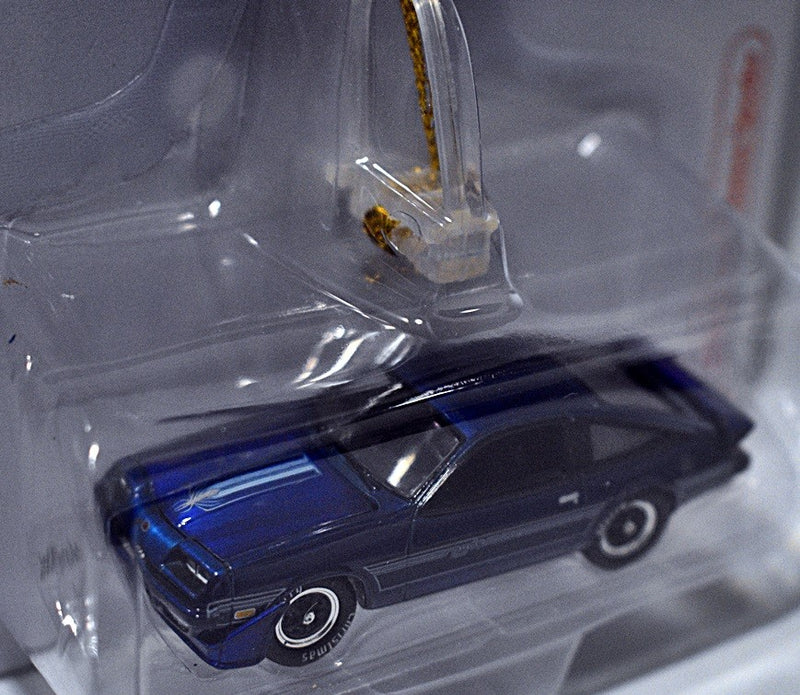 Johnny Lightning - Holiday Classics - 1980 Chevrolet Monza Spyder