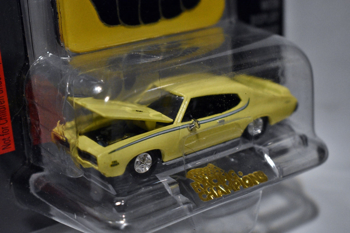 Racing Champions Mint Series - 1969 Pontiac GTO Judge