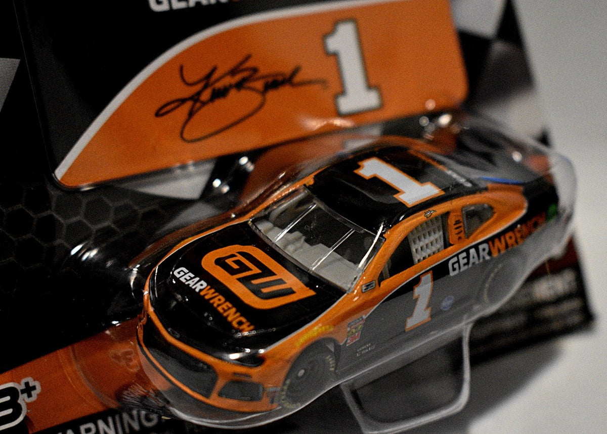 Lionel NASCAR Authentics - Kurt Busch GearWrench Chevrolet Camaro Stock Car