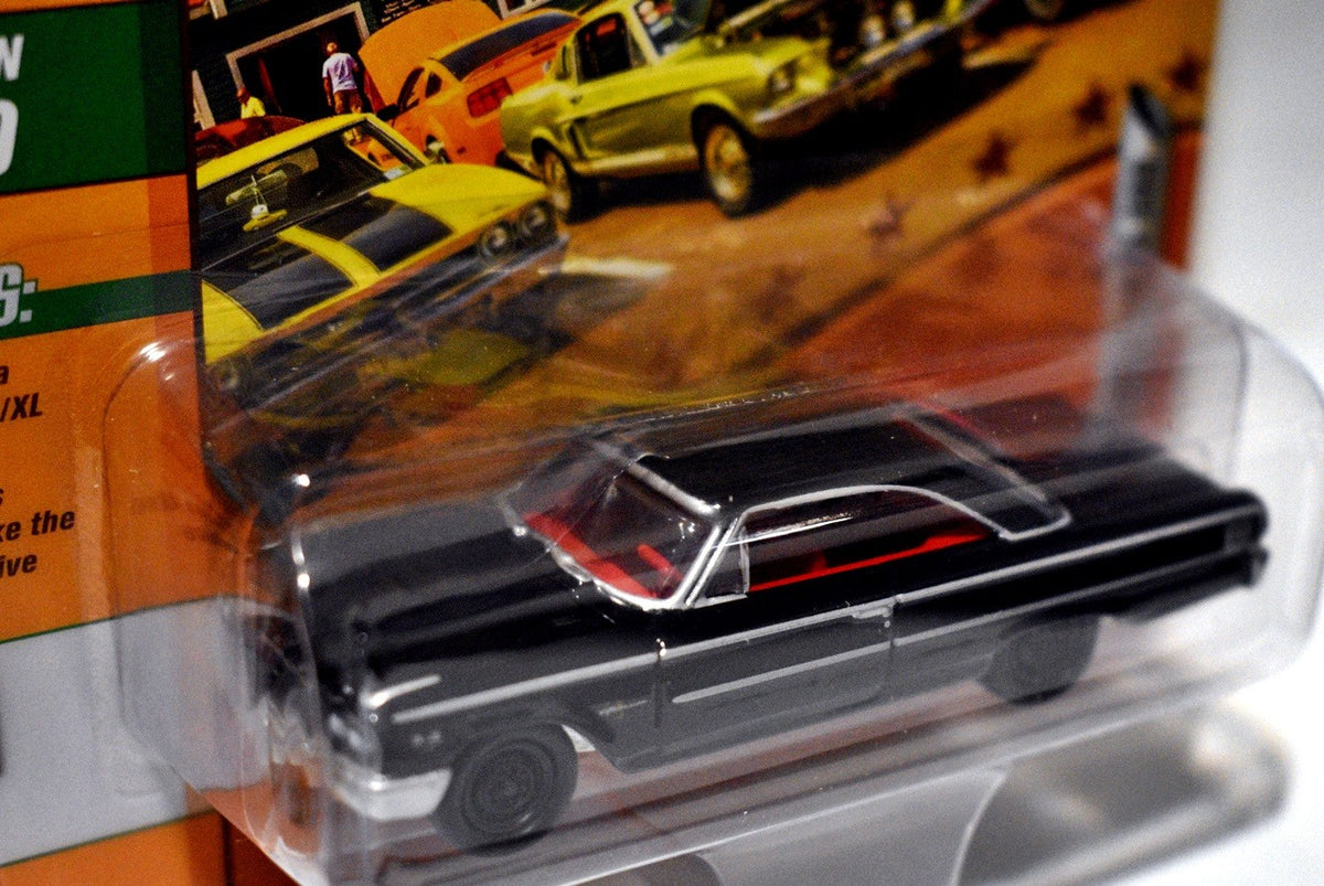 Johnny Lightning Muscle Cars USA - Cars N Coffee - 1963 Ford Galaxie 500
