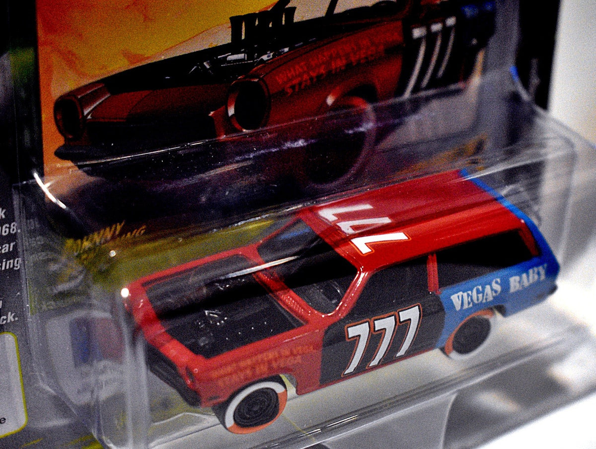 Johnny Lightning Street Freaks - Demolition Derby - 1972 Chevrolet Vega Station Wagon