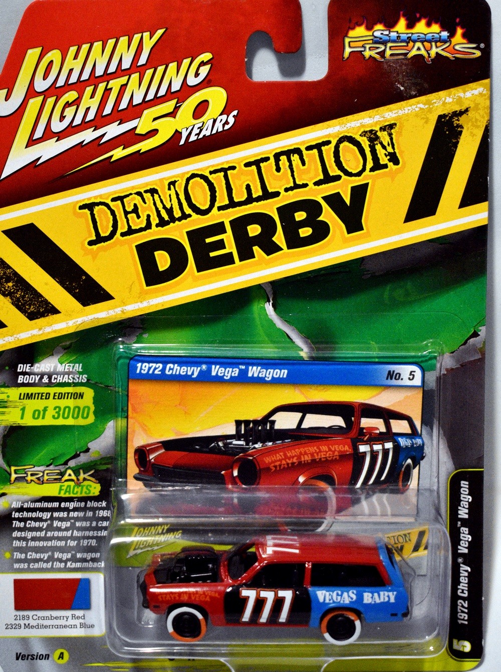 Johnny Lightning Street Freaks - Demolition Derby - 1972 Chevrolet Vega Station Wagon