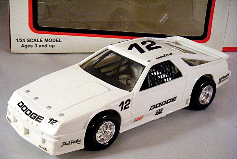 Revell - Design Technology - Dodge Daytona IROC Race Car Promo