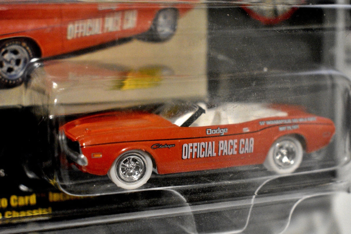 Johnny Lightning - White Lightning - 1971 Dodge Challenger Pace Car Convertible