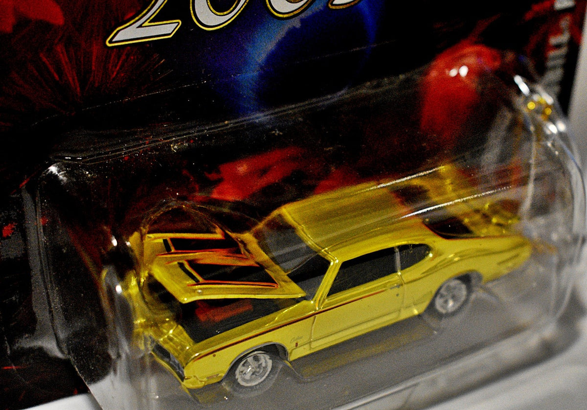 Johnny Lightning Holiday Classics 2005 -  Oldsmobile Rallye 350