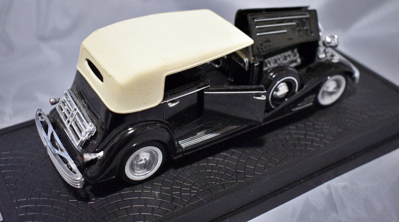 Signature Models - 1933 Cadillac Fleetwood