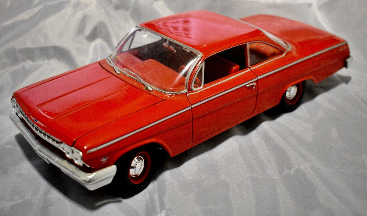 Maisto - 1962 Chevrolet 409 Bel Air Bubbletop