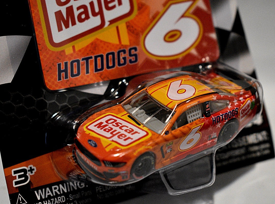 Lionel NASCAR Authentics - Ryan Newman Oscar Mayer Hot Dogs Ford Mustang