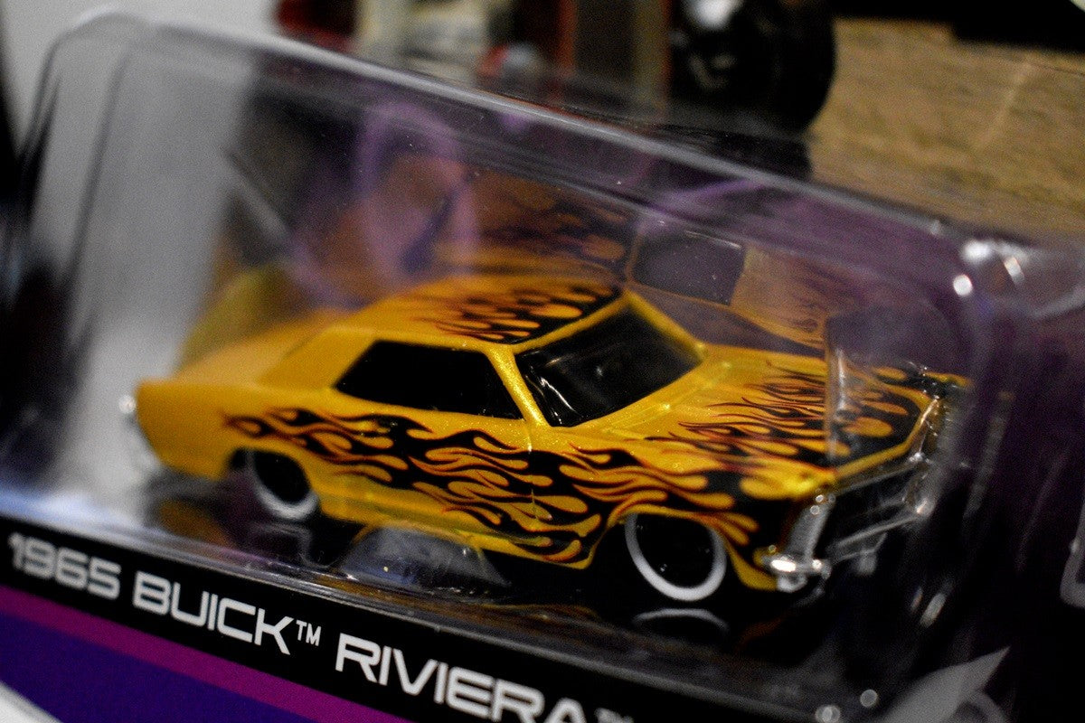 Maisto Outlaws - 1965 Buick Riviera