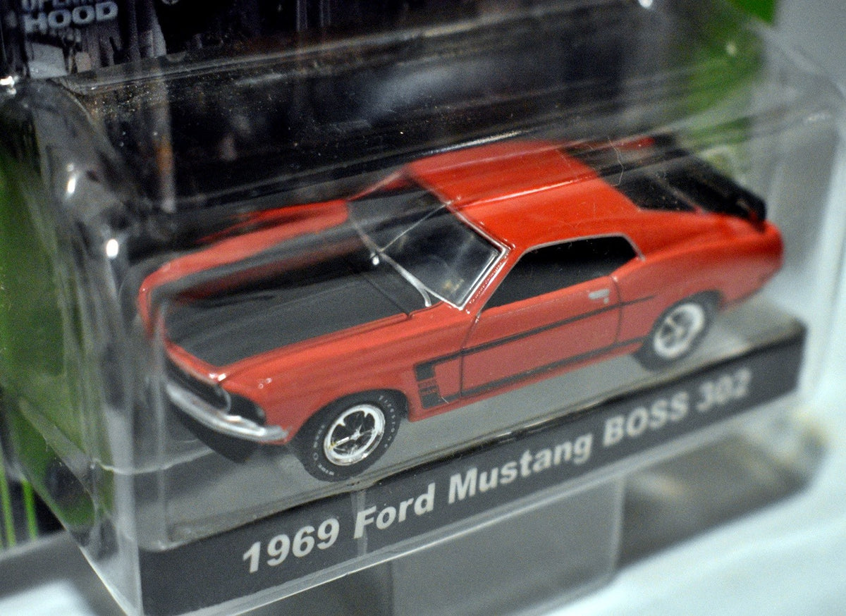 Greenlight Muscle Car Garage 1969 Ford Mustang Boss 302