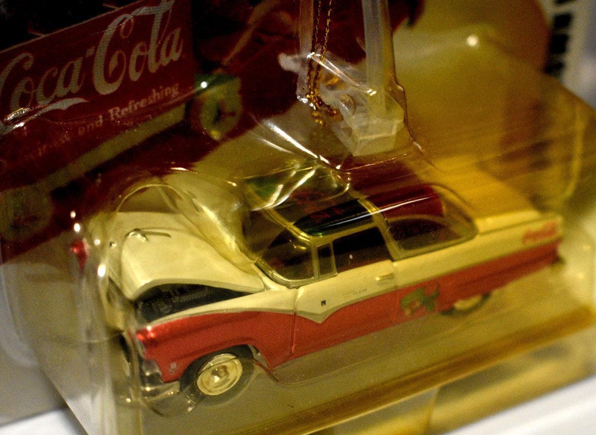 Johnny Lightning Coca-Cola Christmas Automent - 1956 Ford Fairlane