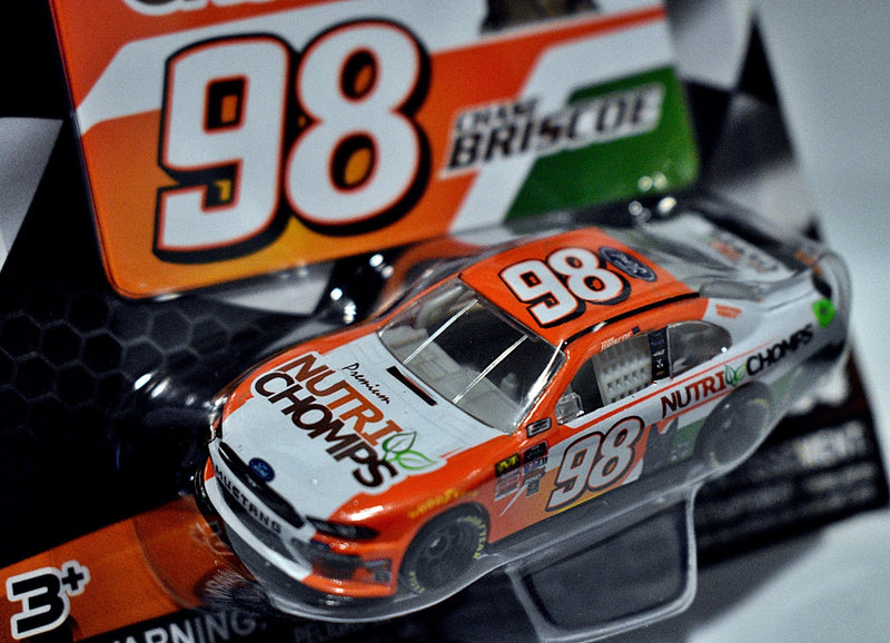 Lionel NASCAR Authentics - Chase Briscoe Nutri Chomps Ford Mustang