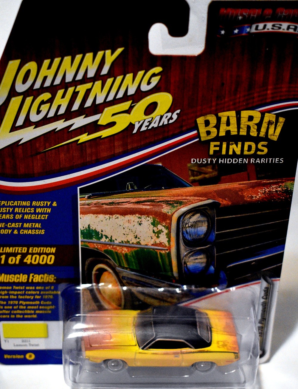 Johnny Lightning Muscle Cars USA - Barn Finds - 1970 Plymouth Cuda