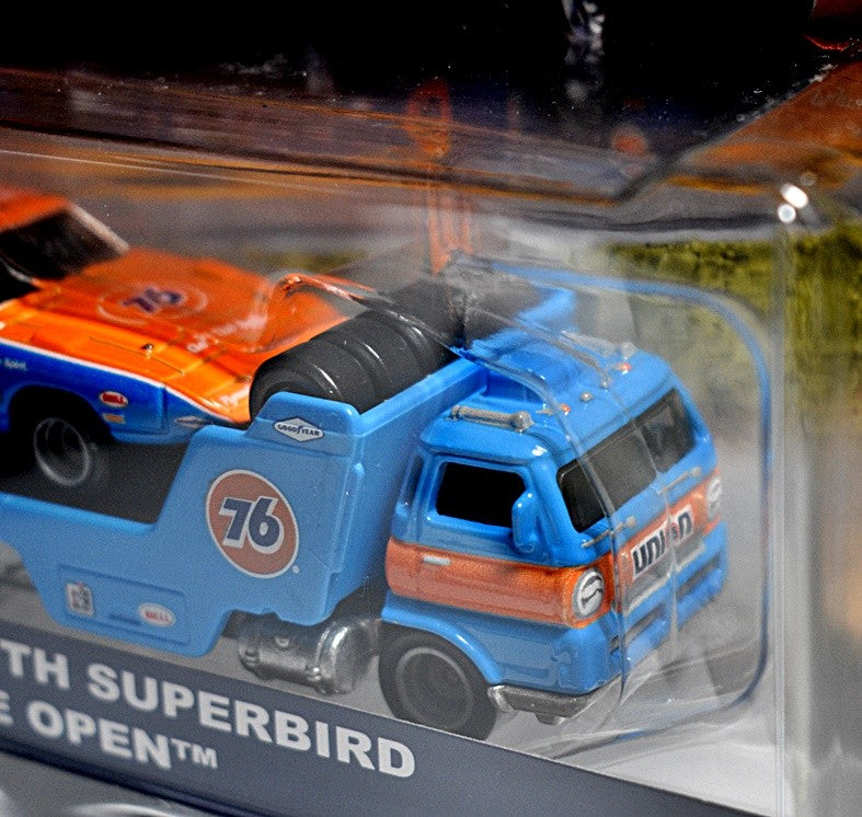 Hot Wheels Car Culture - Team Transport - Union 76 NASCAR Dodge A100 Flatbed & 1970 Plymouth Superbird
