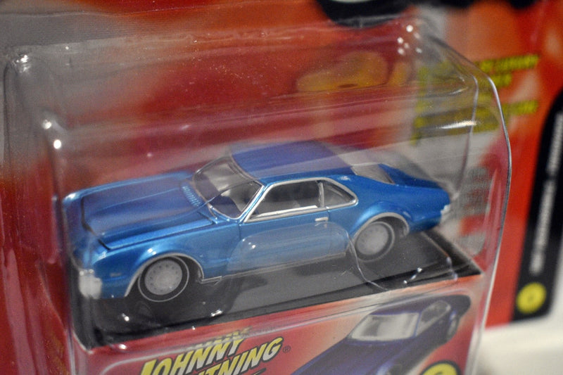 Johnny Lightning  White Lightning Sixties Sizzle 1967 Oldsmobile Toronado
