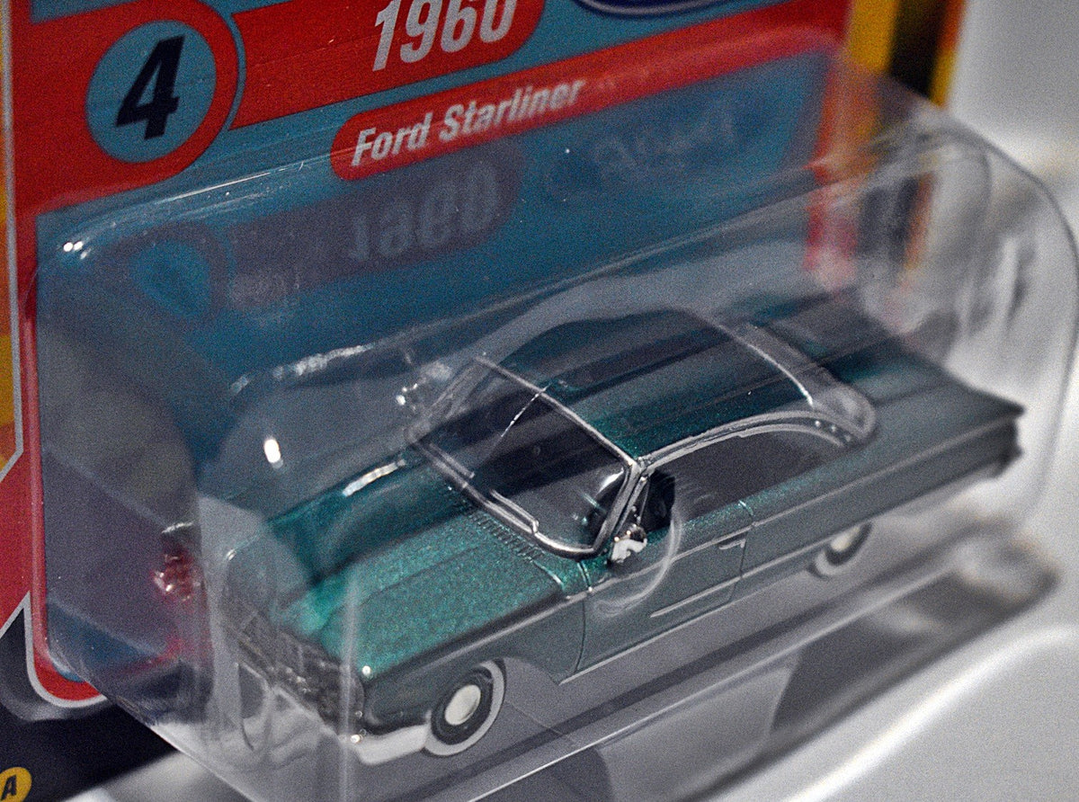 Racing Champions Mint Series - Limited Edition - 1960 Ford Starliner