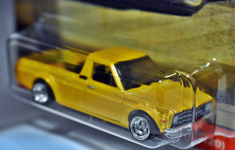 Hot Wheels Car Culture - Japan Historics - 1975 Datsun Sunny Pickup Truck (B120)