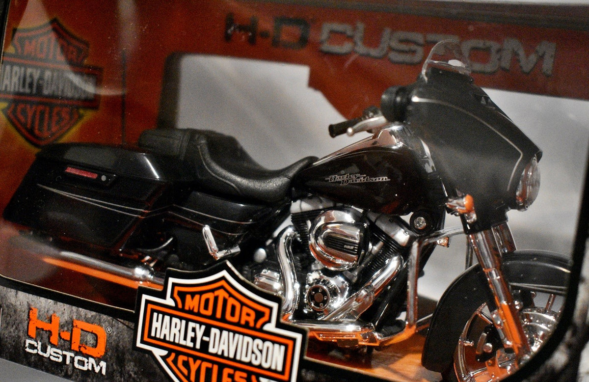 Maisto Harley Davidson  - 2015 Street Glide Special