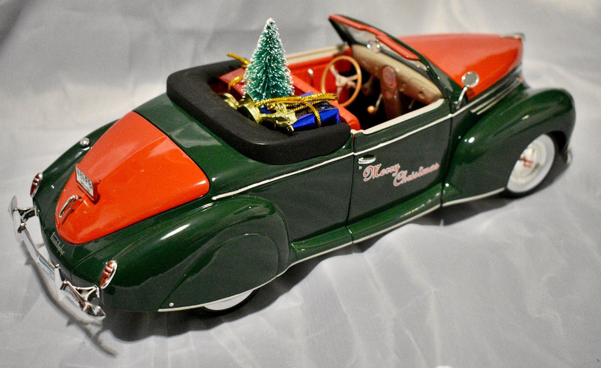 Signature Models - 1939 Lincoln Zephyr Convertible Christmas Car