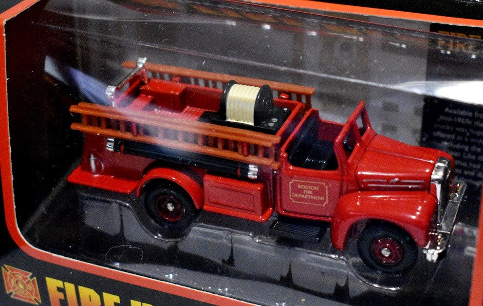 Corgi -  Boston Fire Dept 1953 Mack Open B Pumper