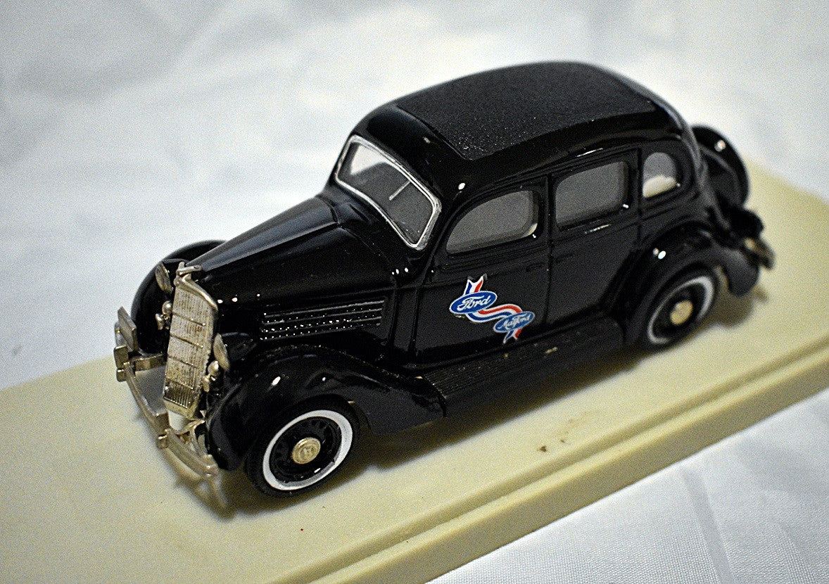 Rextoys -  No. 52 - 1935 Ford Touring Sedan